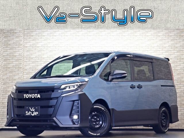 TOYOTA NOAH