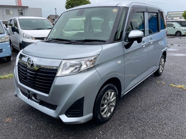 TOYOTA ROOMY 4WD