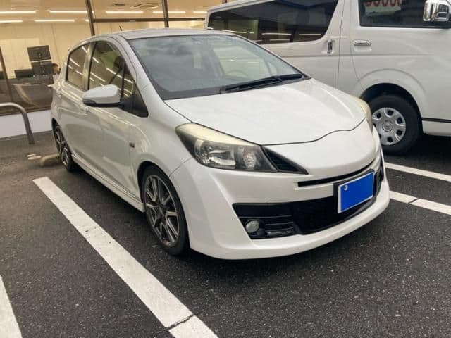 TOYOTA VITZ