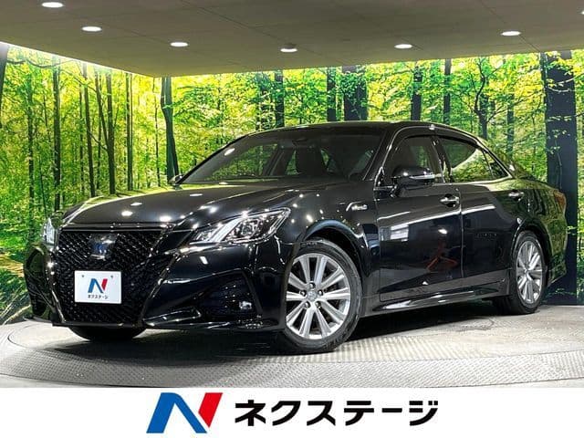 TOYOTA CROWN sedan hybrid