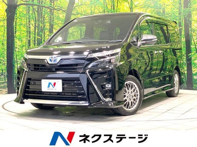 TOYOTA VOXY HYBRID