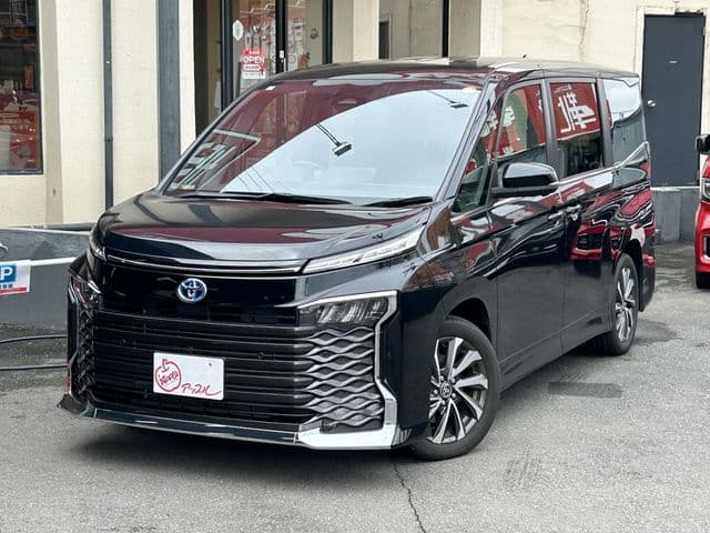 TOYOTA VOXY HYBRID