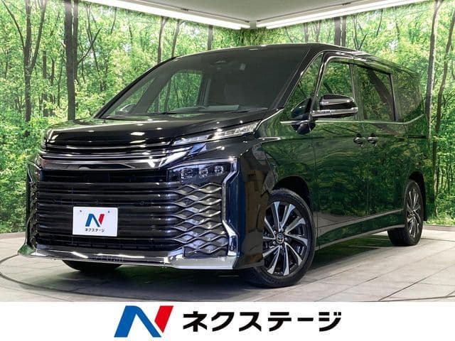 TOYOTA VOXY HYBRID