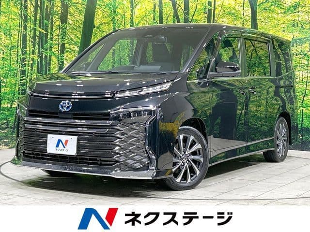 TOYOTA VOXY HYBRID