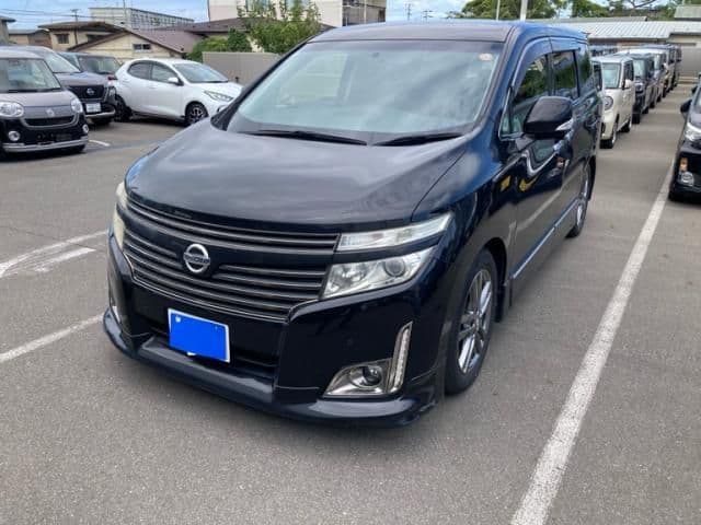 NISSAN ELGRAND 4WD