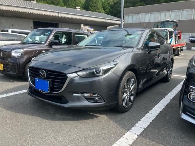 MAZDA AXELA sedan