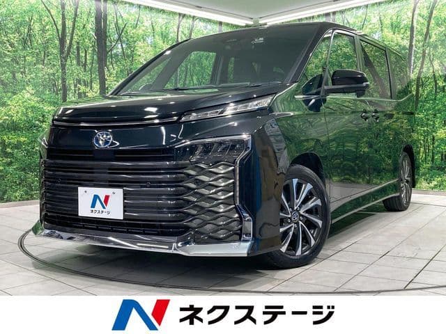 TOYOTA VOXY HYBRID