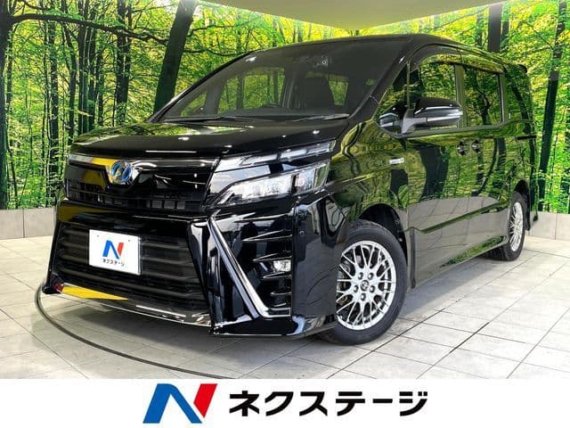 TOYOTA VOXY HYBRID