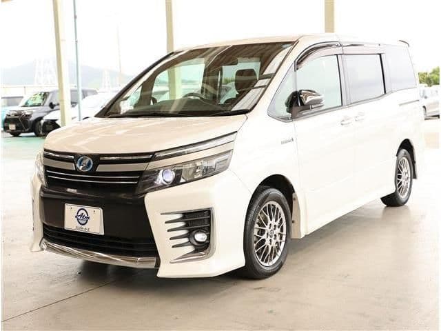 TOYOTA VOXY HYBRID